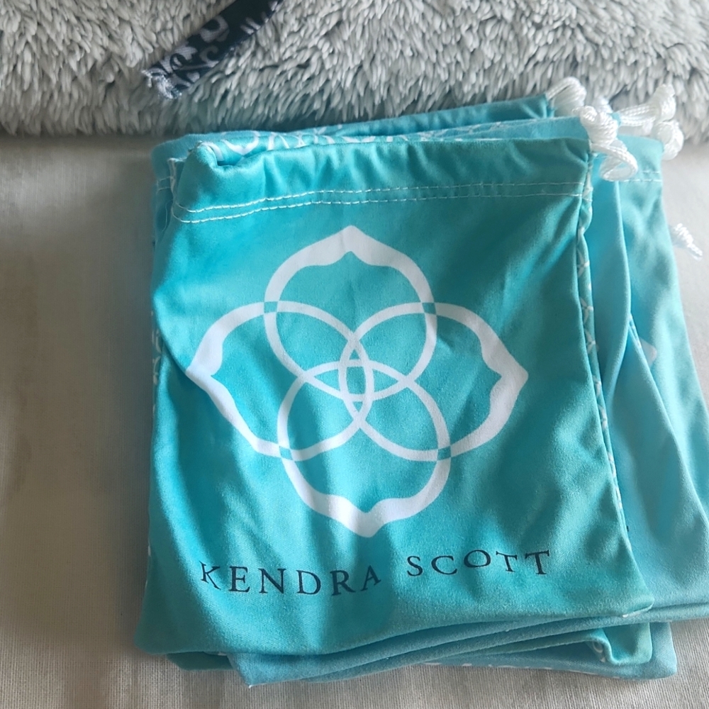 12 kendra scott jewelry bags